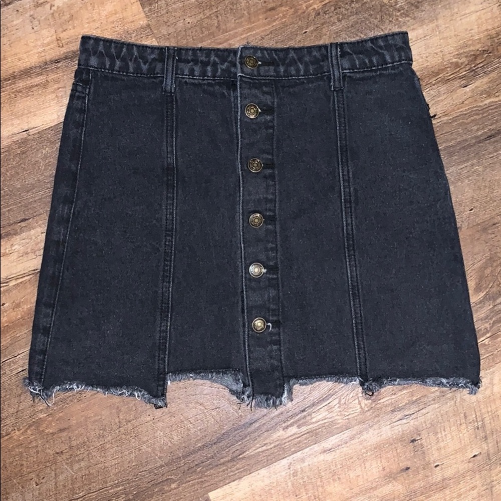 Sadie & Sage black denim skirt